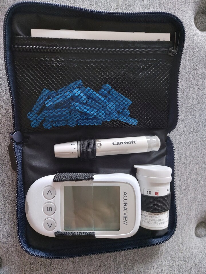 acura blood glucose meter