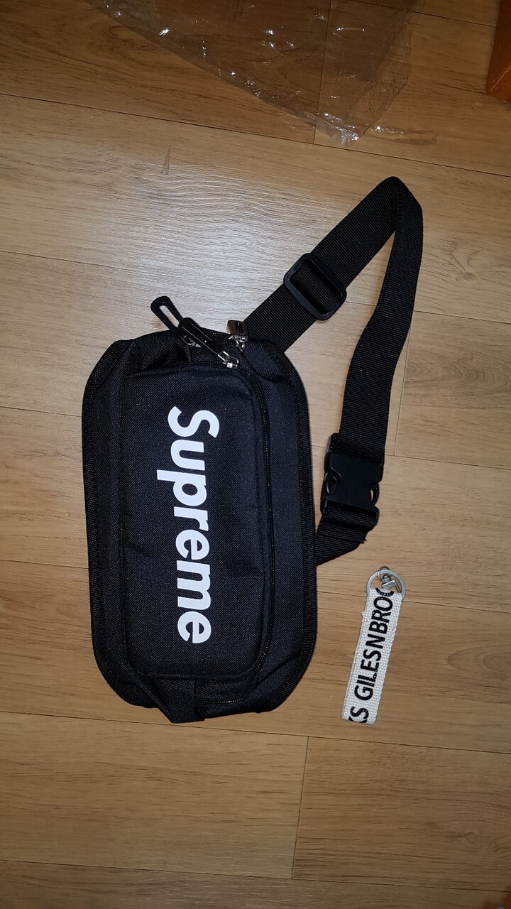 supreme hip sack