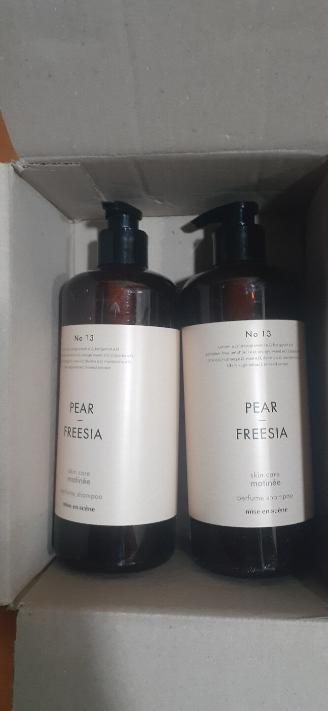 G마켓 - 스킨케어 퍼퓸 샴푸 페어엔프리지아향 900ml x 2개 G마켓-스킨케어 퍼퓸 샴푸 페어엔프리지아향 90...