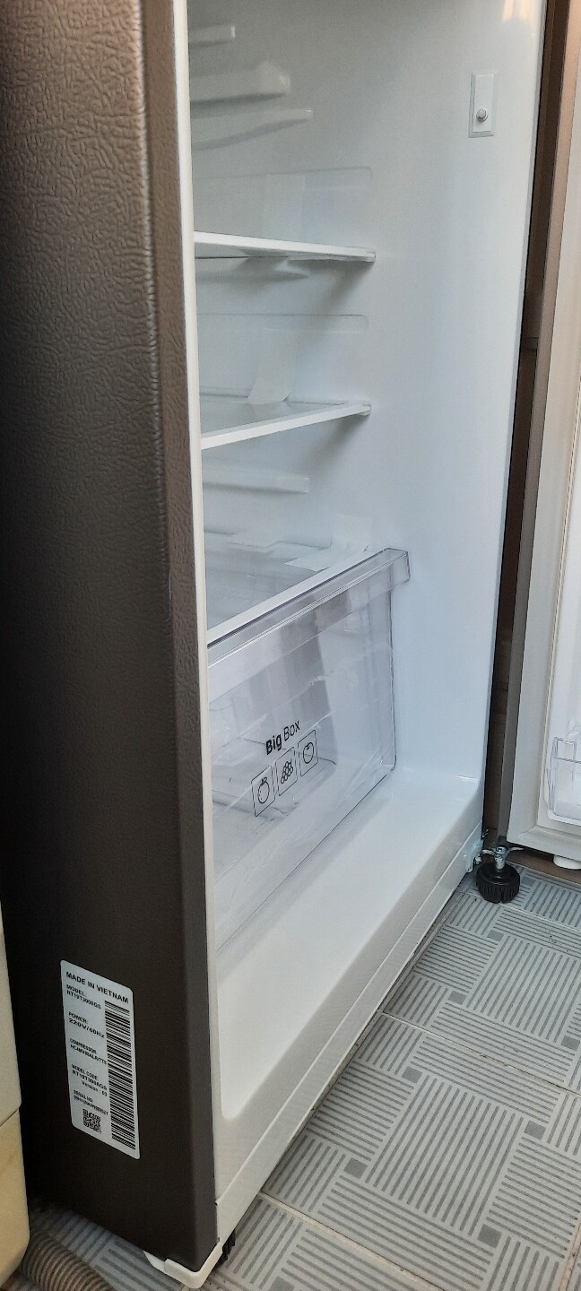 원룸에 소형 냉장고가 11년돼서 교체...