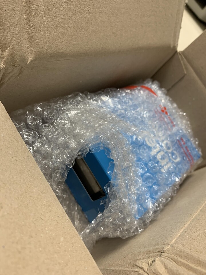 주문때  충격포장 신경써달라고 글도 ...