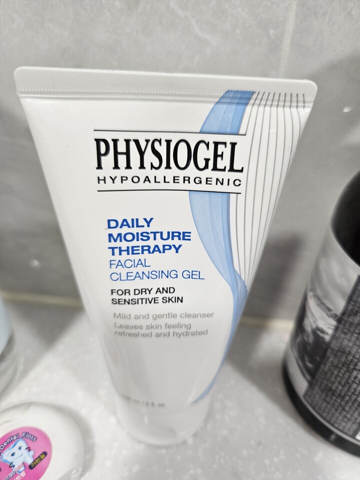 Physiogel Daily Moisture Therapy (DMT) Cleansing Gel 150ml