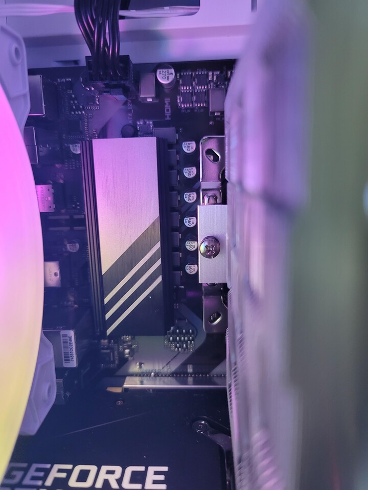 CPU: Ryzen 7500fMB: 기가바이트 B650M KRAM: ...