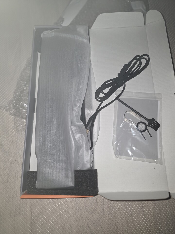 포장도 꼼꼼,  제품도 튼실한데 빛조...