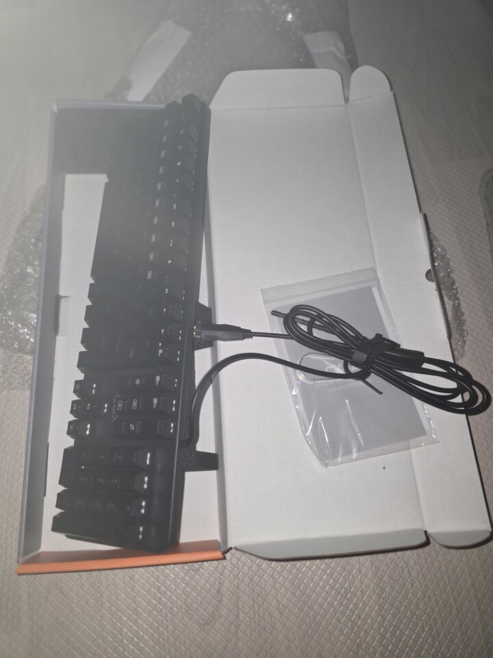 포장도 꼼꼼,  제품도 튼실한데 빛조...