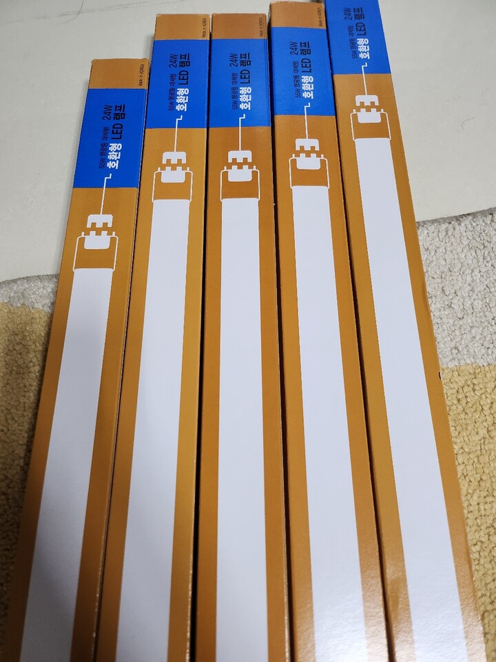 탑룩스 LED FPL 형광등 주광색 24W (1개) : 다나와 가격비교 [다나와] 탑룩스 LED FPL 형광등 주광색 24W (1개)