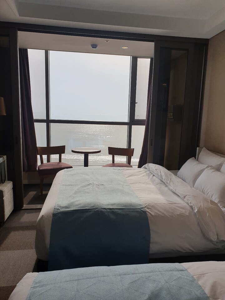 오션뷰라 너무 좋아요 청소상태도 좋...