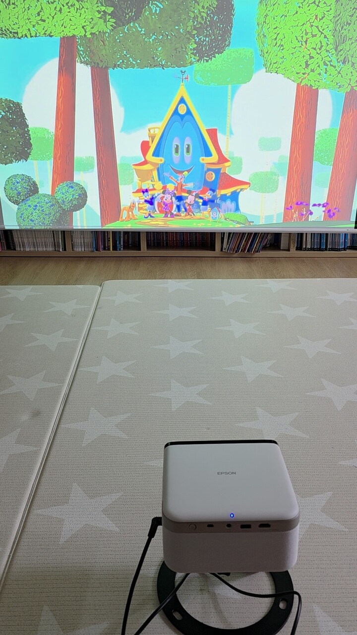 지금까지 중국산 저가형 빔프로젝터...
