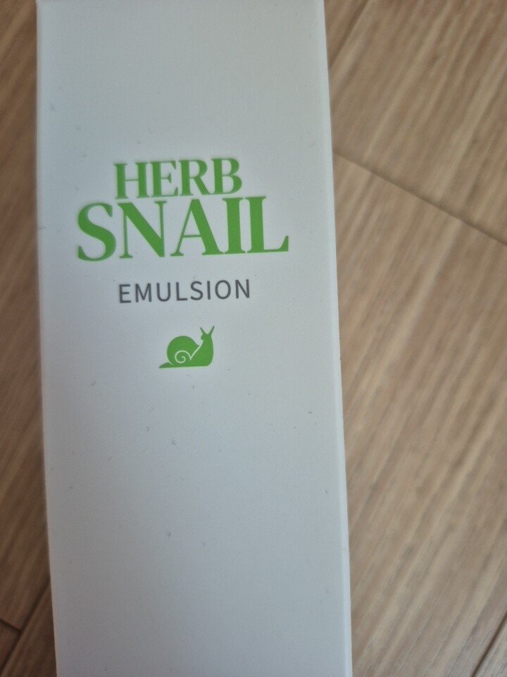 Swanicoco Herb Snail Deep Cleansing Foam 120ml