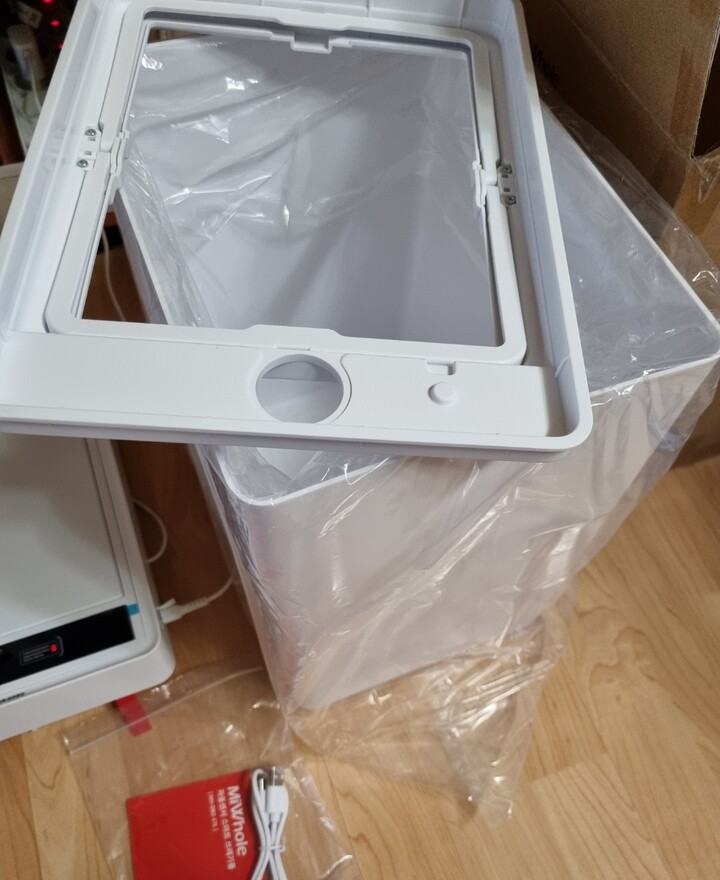 배송이 예정보다 훨씬 늦어는데 기다...