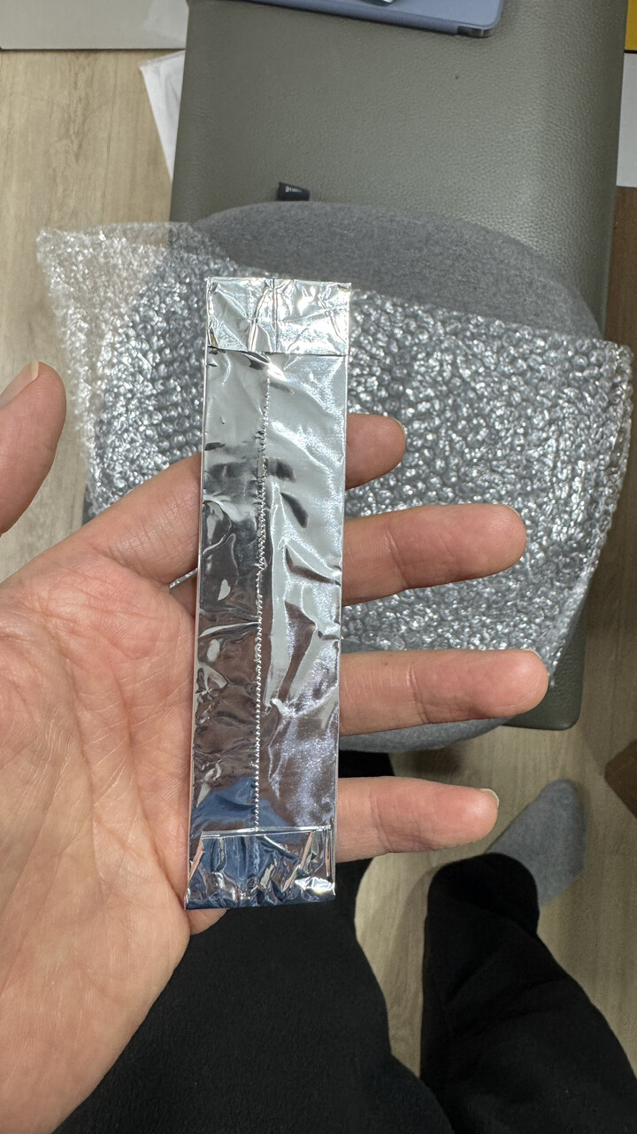 어제 구매 했고 바로 받았습니다. 배...