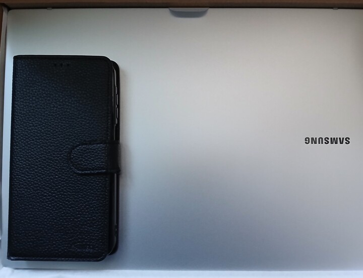 너무 좋습니다 !!! 컴퓨터 크기가 마음...