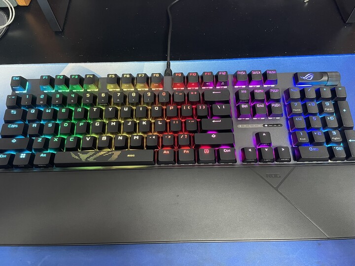 ASUS ROG라는 브랜드에 처음 입문하게 ...