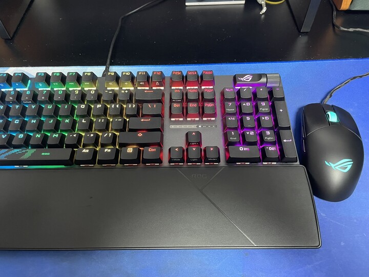 ASUS ROG라는 브랜드에 처음 입문하게 ...