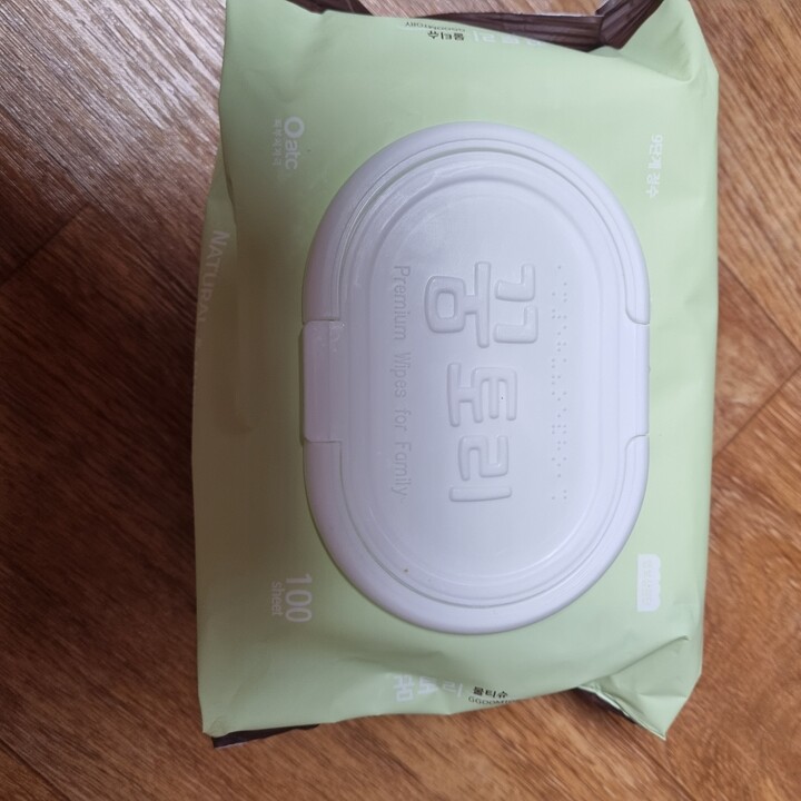100매나되고 캡도있고 엠보싱이고 20팩...
