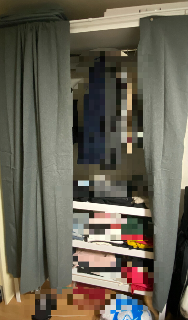 바닥은 상자같은 짱박아 둘거 넣을거...