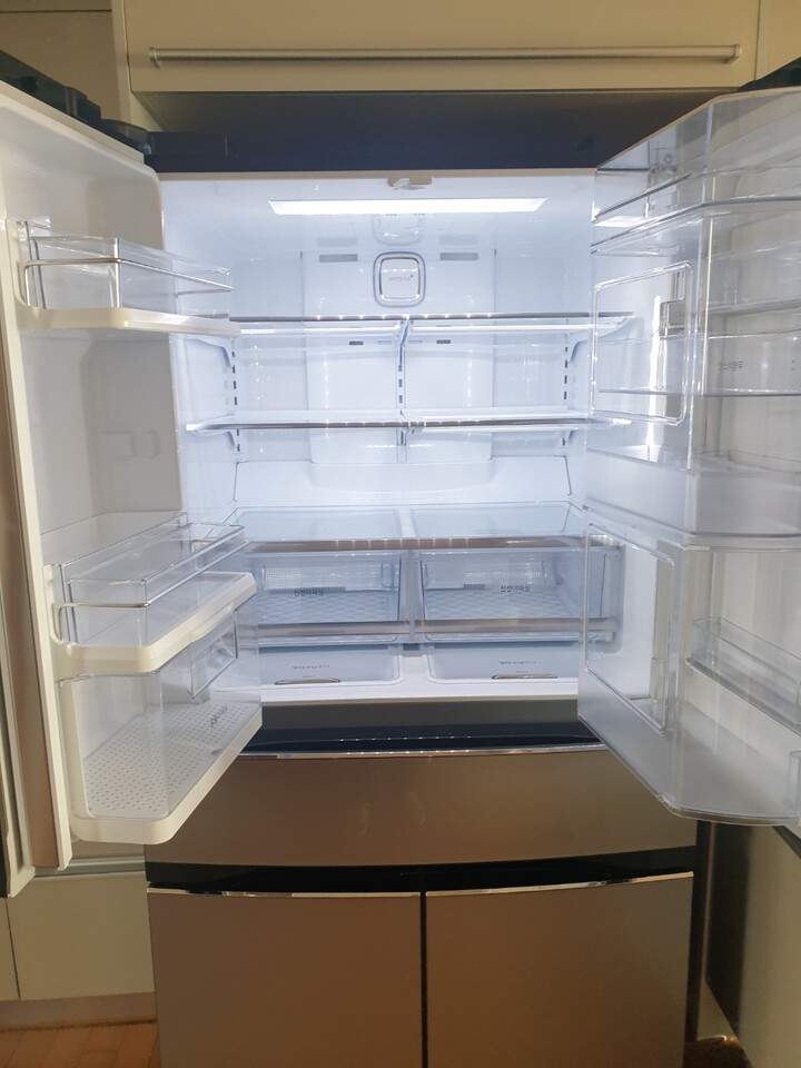 냉장 냉동 김치냉장고로 한번에  사용...