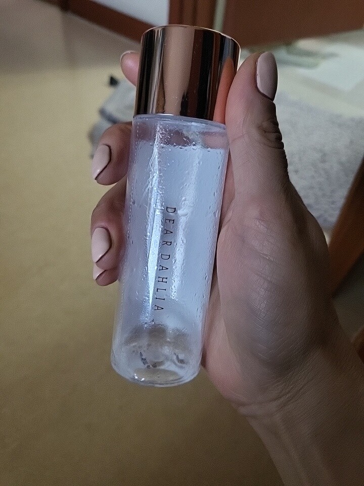 Dear Dahlia Skin Conditioning Lip & Eye Remover