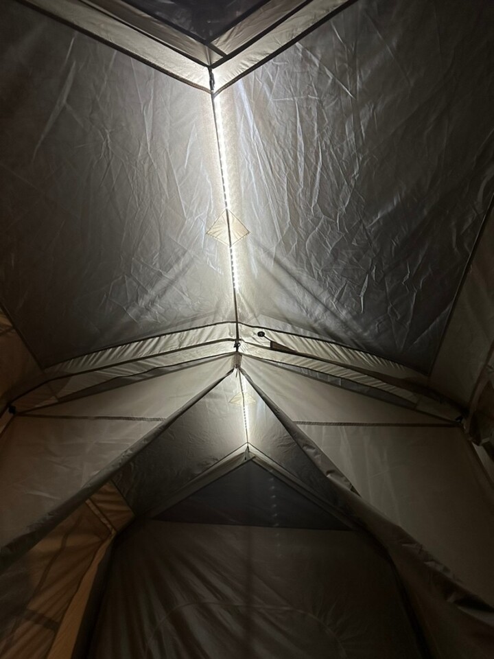 저는 캠핑이 처음이라 원터치 텐트로 ...