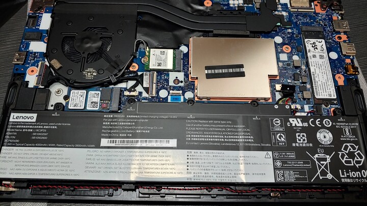 무게는 좀 무거운 편이지만 뛰어난 cpu...