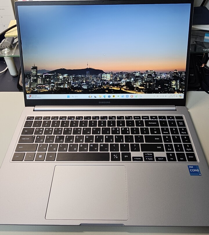 고민 끝에 갤럭시북4(NT750XGR)을 구입하...